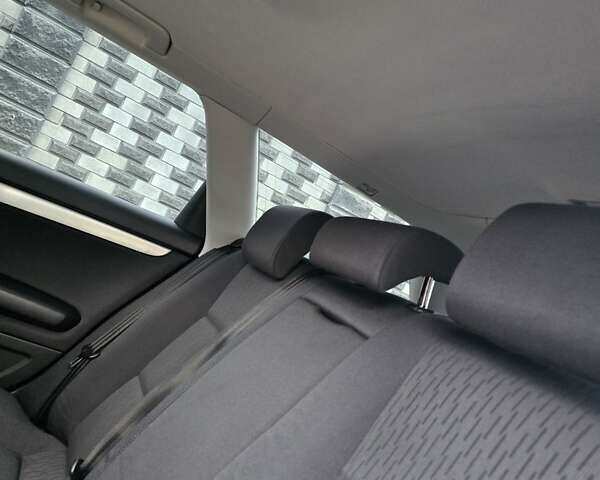 Черный Ауди А4, объемом двигателя 1.6 л и пробегом 221 тыс. км за 5999 $, фото 33 на Automoto.ua