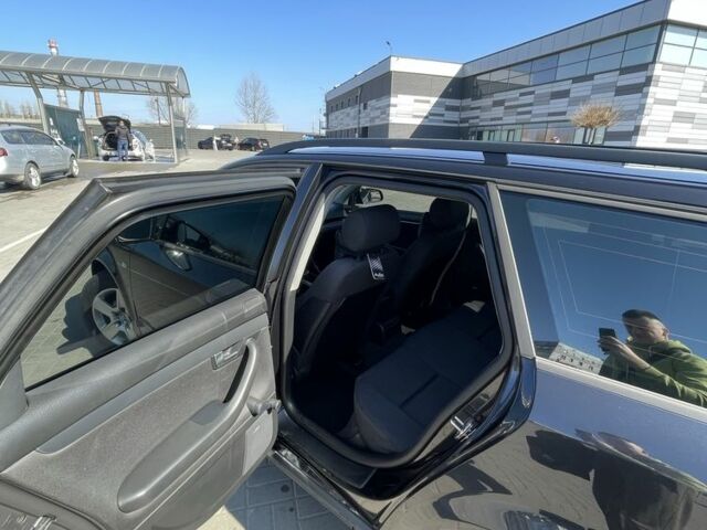 Черный Ауди А4, объемом двигателя 2 л и пробегом 250 тыс. км за 5950 $, фото 10 на Automoto.ua