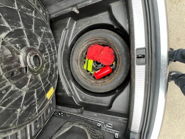 Черный Ауди А4, объемом двигателя 1.9 л и пробегом 370 тыс. км за 3350 $, фото 15 на Automoto.ua