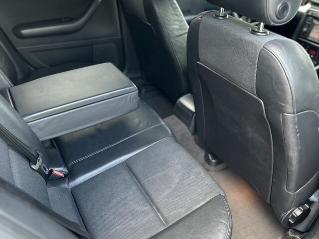 Черный Ауди А4, объемом двигателя 2.5 л и пробегом 450 тыс. км за 3300 $, фото 14 на Automoto.ua