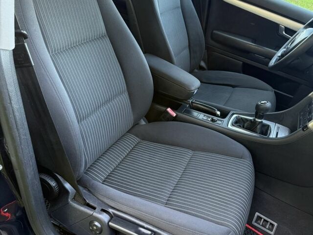 Черный Ауди А4, объемом двигателя 2.5 л и пробегом 288 тыс. км за 5250 $, фото 11 на Automoto.ua