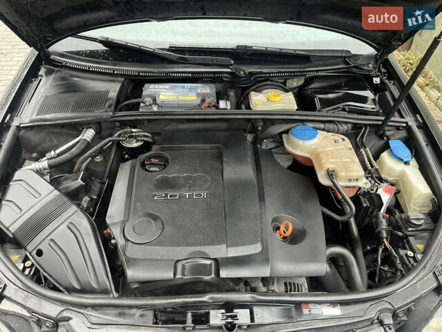 Чорний Ауді А4, об'ємом двигуна 2 л та пробігом 376 тис. км за 2850 $, фото 18 на Automoto.ua