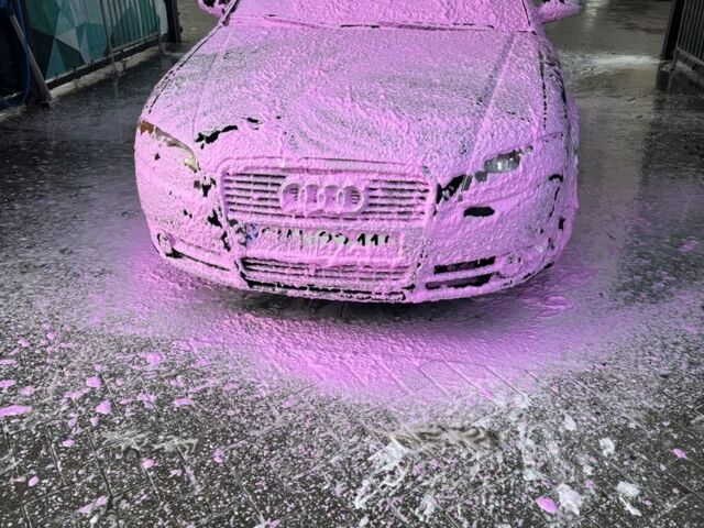 Черный Ауди А4, объемом двигателя 2 л и пробегом 46 тыс. км за 4308 $, фото 1 на Automoto.ua