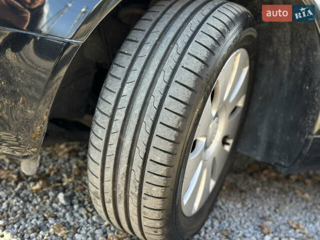 Ауди А4 2005 в Виннице на Automoto.ua Черный Ауди А4, объемом двигателя 1.6 л и пробегом 238 тыс. км за 6700 $, фото 51 на Automoto.ua