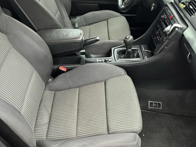 Черный Ауди А4, объемом двигателя 2 л и пробегом 276 тыс. км за 2850 $, фото 1 на Automoto.ua