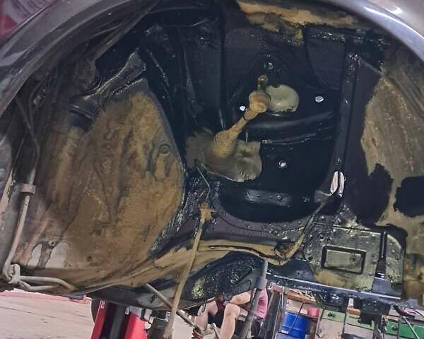 Чорний Ауді А4, об'ємом двигуна 1.98 л та пробігом 270 тис. км за 8700 $, фото 15 на Automoto.ua