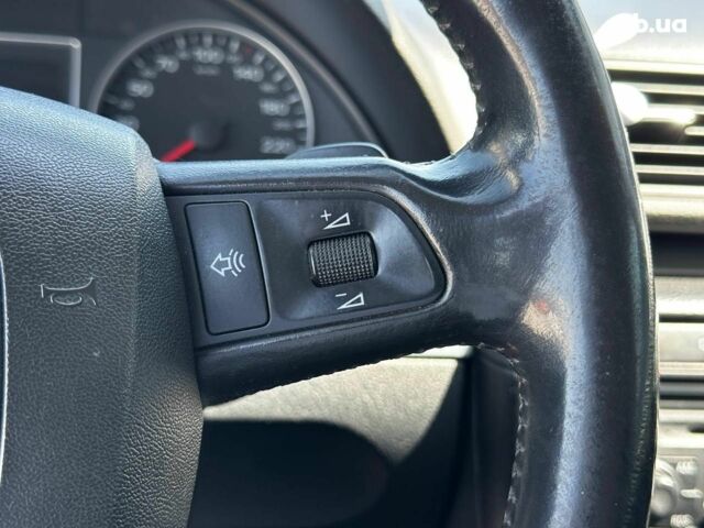 Черный Ауди А4, объемом двигателя 2 л и пробегом 318 тыс. км за 6940 $, фото 16 на Automoto.ua