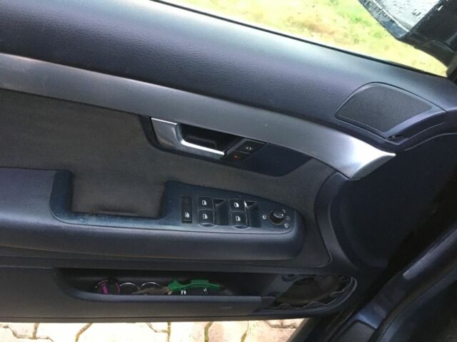 Черный Ауди А4, объемом двигателя 2 л и пробегом 3 тыс. км за 1500 $, фото 6 на Automoto.ua