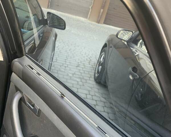 Черный Ауди А4, объемом двигателя 1.97 л и пробегом 400 тыс. км за 6200 $, фото 4 на Automoto.ua