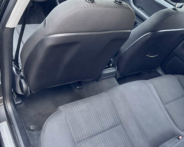 Черный Ауди А4, объемом двигателя 2.5 л и пробегом 406 тыс. км за 5000 $, фото 7 на Automoto.ua