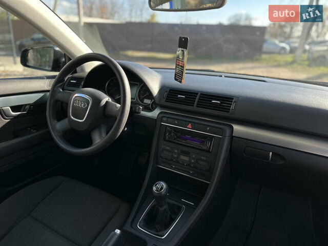 Ауди А4 2005 в Виннице на Automoto.ua Черный Ауди А4, объемом двигателя 1.6 л и пробегом 238 тыс. км за 6700 $, фото 46 на Automoto.ua