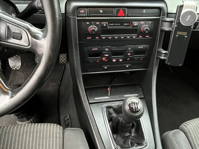 Черный Ауди А4, объемом двигателя 2 л и пробегом 276 тыс. км за 2850 $, фото 8 на Automoto.ua