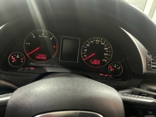 Черный Ауди А4, объемом двигателя 2 л и пробегом 330 тыс. км за 6500 $, фото 6 на Automoto.ua