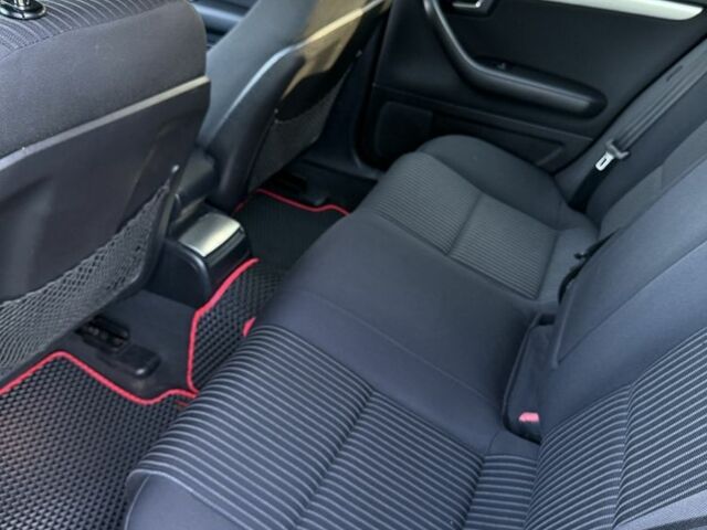 Черный Ауди А4, объемом двигателя 2.5 л и пробегом 288 тыс. км за 5250 $, фото 8 на Automoto.ua