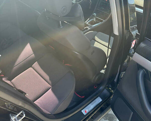 Черный Ауди А4, объемом двигателя 2 л и пробегом 335 тыс. км за 7000 $, фото 4 на Automoto.ua