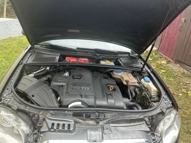 Черный Ауди А4, объемом двигателя 1.9 л и пробегом 280 тыс. км за 5300 $, фото 4 на Automoto.ua