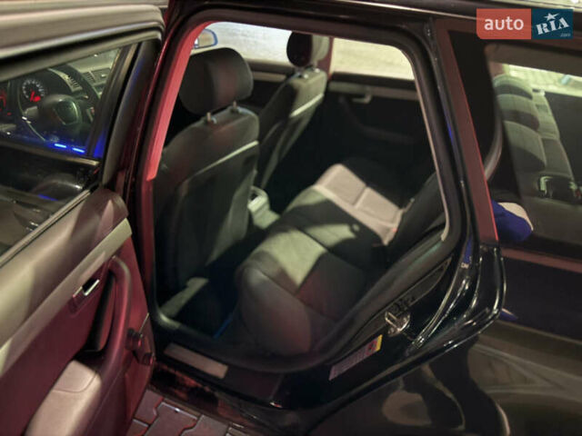 Черный Ауди А4, объемом двигателя 2 л и пробегом 300 тыс. км за 2950 $, фото 8 на Automoto.ua