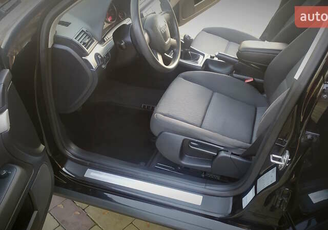 Чорний Ауді А4, об'ємом двигуна 1.6 л та пробігом 200 тис. км за 7700 $, фото 116 на Automoto.ua