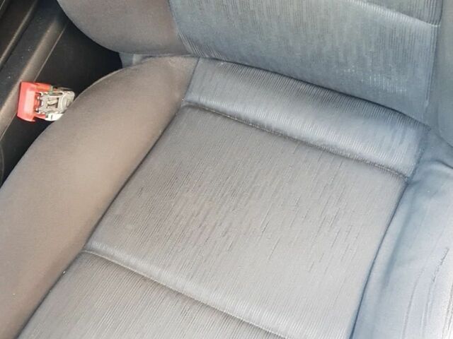 Черный Ауди А4, объемом двигателя 2 л и пробегом 390 тыс. км за 5900 $, фото 1 на Automoto.ua