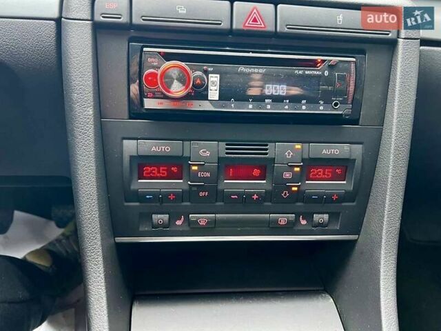 Чорний Ауді А4, об'ємом двигуна 1.8 л та пробігом 218 тис. км за 7650 $, фото 92 на Automoto.ua