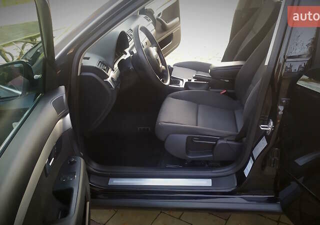 Черный Ауди А4, объемом двигателя 1.6 л и пробегом 200 тыс. км за 7400 $, фото 114 на Automoto.ua