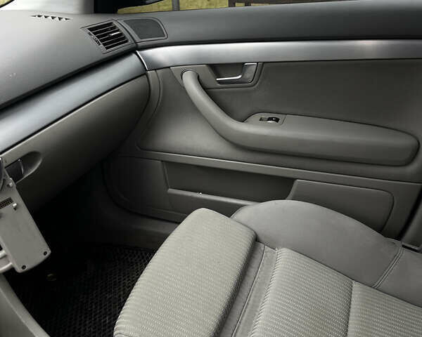 Черный Ауди А4, объемом двигателя 2 л и пробегом 332 тыс. км за 5250 $, фото 15 на Automoto.ua