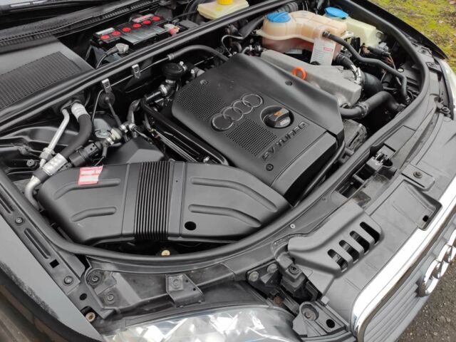 Чорний Ауді А4, об'ємом двигуна 1.8 л та пробігом 245 тис. км за 7500 $, фото 12 на Automoto.ua