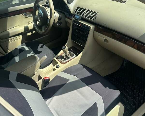 Ауді А4 2006 у Сарнах на Automoto.ua Чорний Ауді А4, об'ємом двигуна 2 л та пробігом 324 тис. км за 4000 $, фото 4 на Automoto.ua