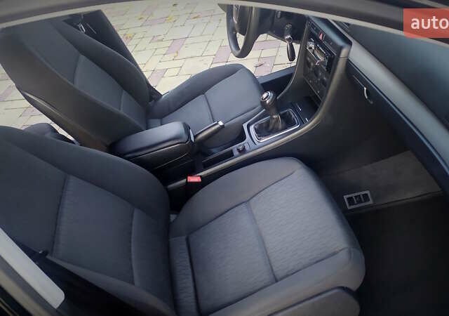 Чорний Ауді А4, об'ємом двигуна 1.6 л та пробігом 200 тис. км за 7700 $, фото 125 на Automoto.ua