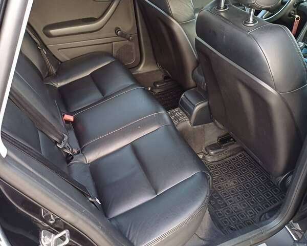 Черный Ауди А4, объемом двигателя 1.6 л и пробегом 237 тыс. км за 7777 $, фото 7 на Automoto.ua