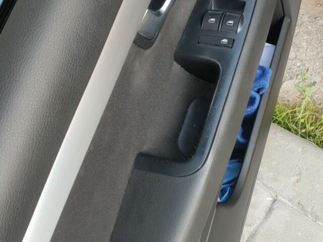 Черный Ауди А4, объемом двигателя 2 л и пробегом 390 тыс. км за 5900 $, фото 2 на Automoto.ua