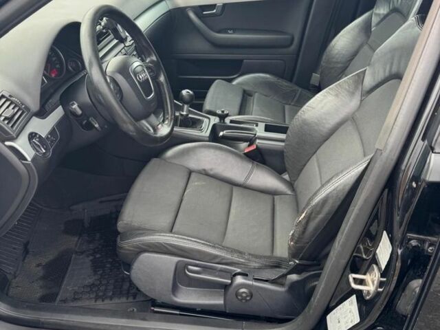 Черный Ауди А4, объемом двигателя 2 л и пробегом 300 тыс. км за 3500 $, фото 17 на Automoto.ua