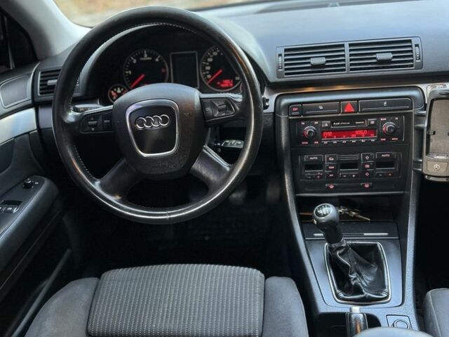 Чорний Ауді А4, об'ємом двигуна 2 л та пробігом 450 тис. км за 3300 $, фото 3 на Automoto.ua