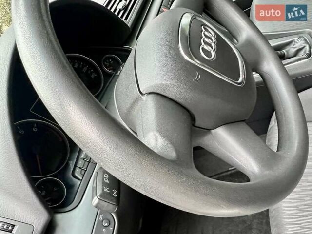 Чорний Ауді А4, об'ємом двигуна 1.8 л та пробігом 218 тис. км за 7650 $, фото 73 на Automoto.ua