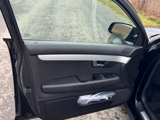 Чорний Ауді А4, об'ємом двигуна 2 л та пробігом 300 тис. км за 2850 $, фото 10 на Automoto.ua