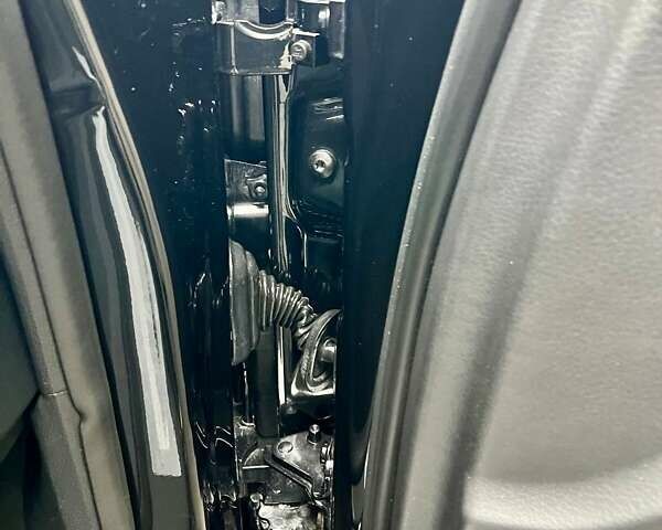 Чорний Ауді А4, об'ємом двигуна 1.8 л та пробігом 218 тис. км за 7650 $, фото 67 на Automoto.ua