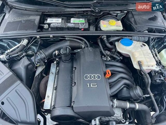 Чорний Ауді А4, об'ємом двигуна 1.6 л та пробігом 203 тис. км за 5700 $, фото 65 на Automoto.ua