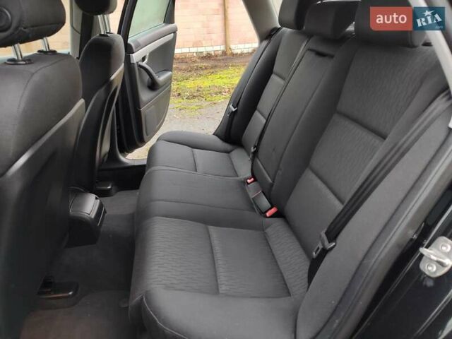 Чорний Ауді А4, об'ємом двигуна 1.8 л та пробігом 245 тис. км за 7500 $, фото 32 на Automoto.ua