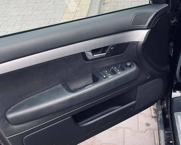 Ауді А4 2006 у Косове на Automoto.ua Чорний Ауді А4, об'ємом двигуна 2 л та пробігом 286 тис. км за 6750 $, фото 13 на Automoto.ua