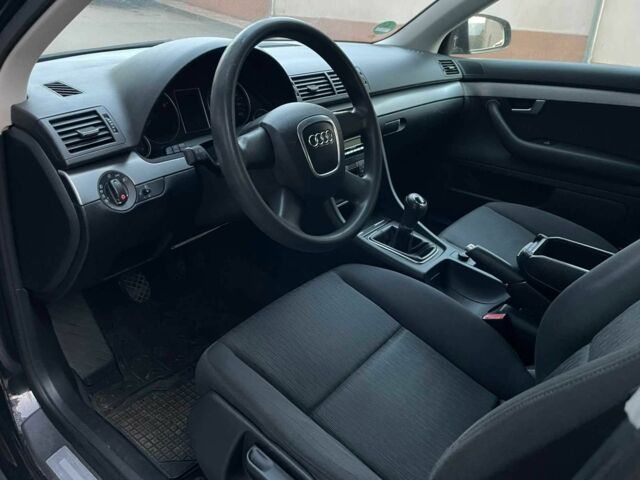 Чорний Ауді А4, об'ємом двигуна 1.6 л та пробігом 175 тис. км за 6599 $, фото 18 на Automoto.ua