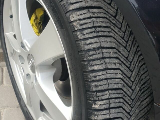 Черный Ауди А4, объемом двигателя 2 л и пробегом 390 тыс. км за 5900 $, фото 4 на Automoto.ua