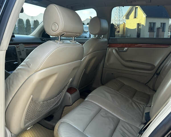 Чорний Ауді А4, об'ємом двигуна 2.7 л та пробігом 301 тис. км за 6900 $, фото 11 на Automoto.ua