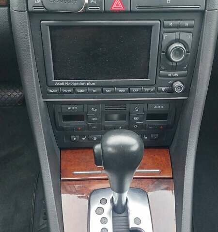 Чорний Ауді А4, об'ємом двигуна 2 л та пробігом 222 тис. км за 8350 $, фото 27 на Automoto.ua