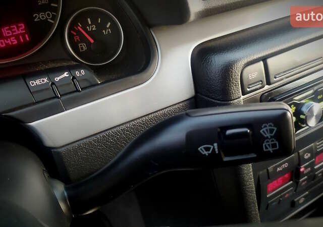 Чорний Ауді А4, об'ємом двигуна 1.6 л та пробігом 200 тис. км за 7700 $, фото 136 на Automoto.ua