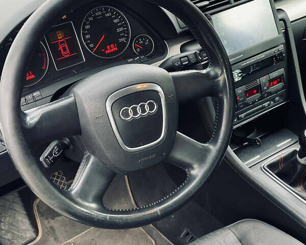 Ауді А4 2006 у Косове на Automoto.ua Чорний Ауді А4, об'ємом двигуна 2 л та пробігом 286 тис. км за 6750 $, фото 9 на Automoto.ua