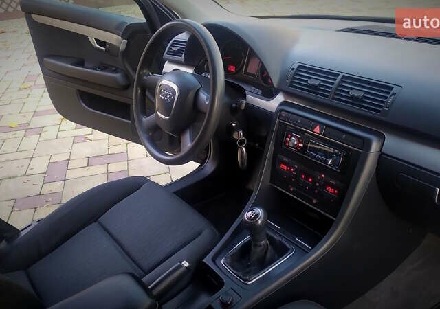 Черный Ауди А4, объемом двигателя 1.6 л и пробегом 200 тыс. км за 7400 $, фото 155 на Automoto.ua