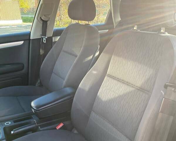 Ауді А4 2006 у Івано-Франківську на Automoto.ua Чорний Ауді А4, об'ємом двигуна 1.97 л та пробігом 339 тис. км за 6250 $, фото 21 на Automoto.ua