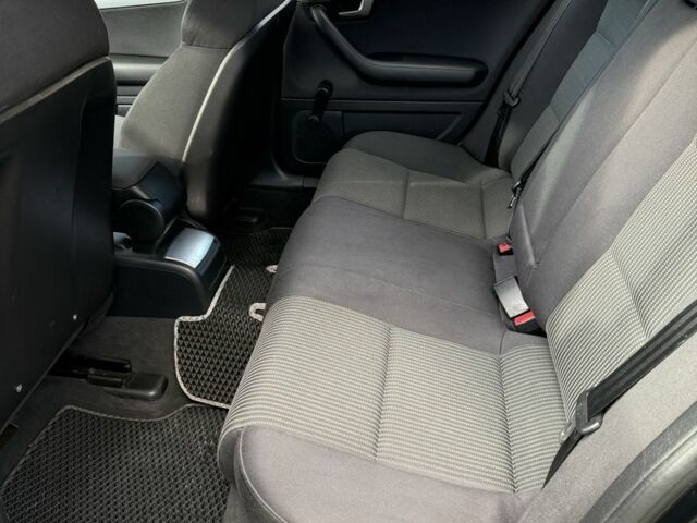 Ауди А4 2006 в Харькове на Automoto.ua Черный Ауди А4, объемом двигателя 2 л и пробегом 202 тыс. км за 7600 $, фото 10 на Automoto.ua