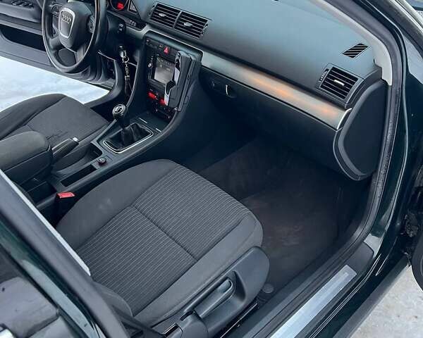 Чорний Ауді А4, об'ємом двигуна 1.6 л та пробігом 203 тис. км за 5700 $, фото 62 на Automoto.ua