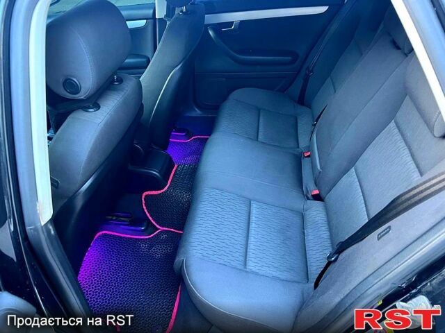 Черный Ауди А4, объемом двигателя 2 л и пробегом 270 тыс. км за 9400 $, фото 5 на Automoto.ua